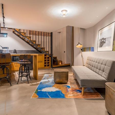Zorba&Bond Boutique Hotel Tbilisi ภายนอก รูปภาพ