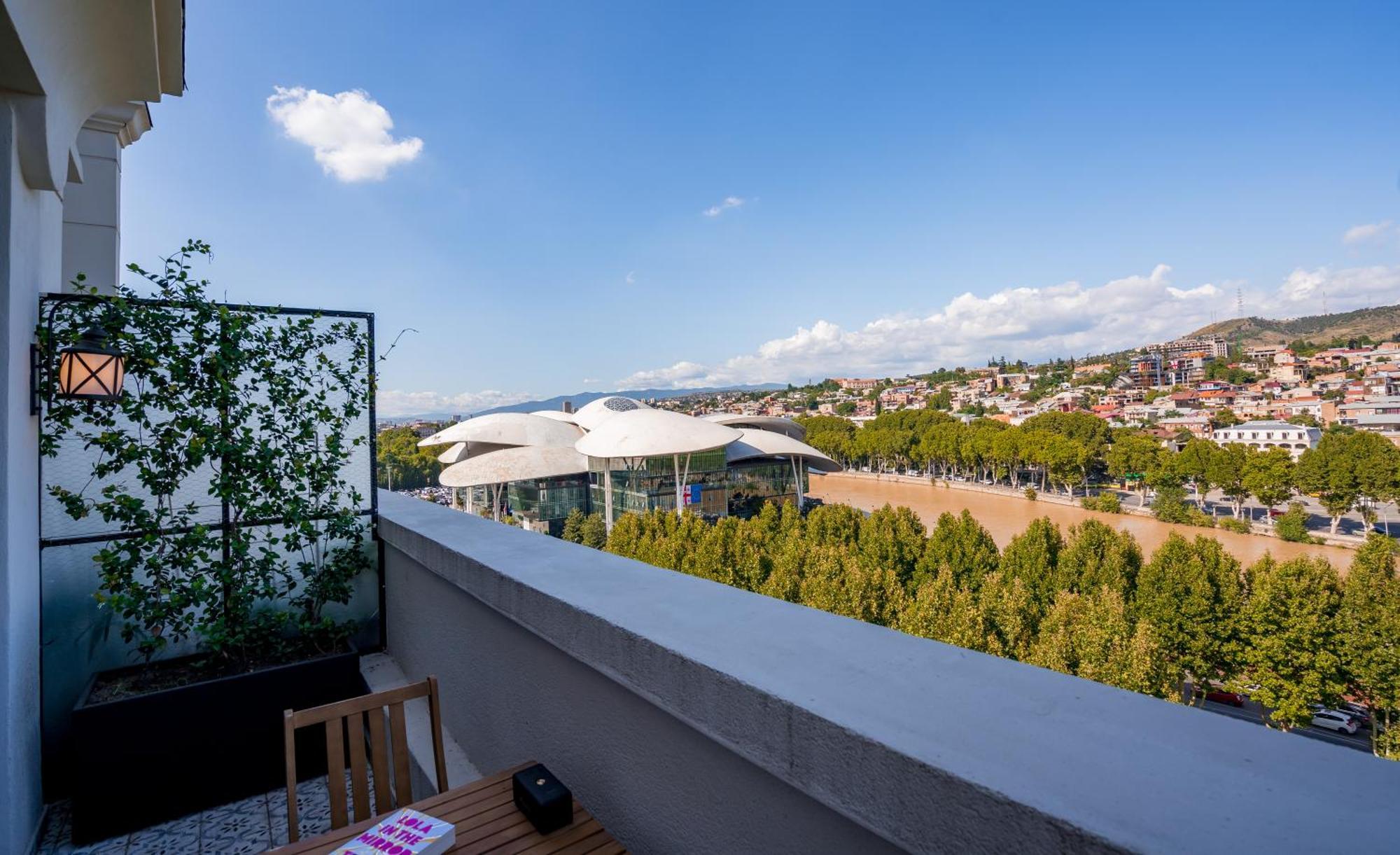 Zorba&Bond Boutique Hotel Tbilisi ภายนอก รูปภาพ