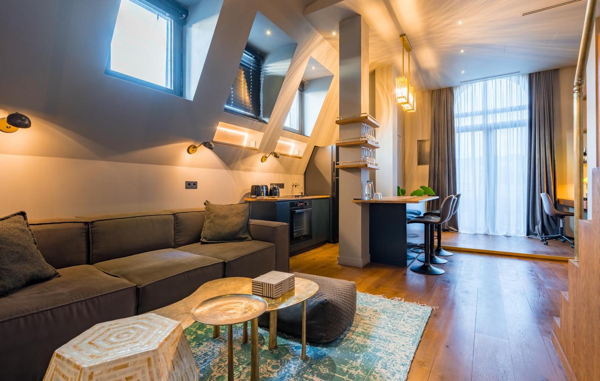Zorba&Bond Boutique Hotel Tbilisi ภายนอก รูปภาพ