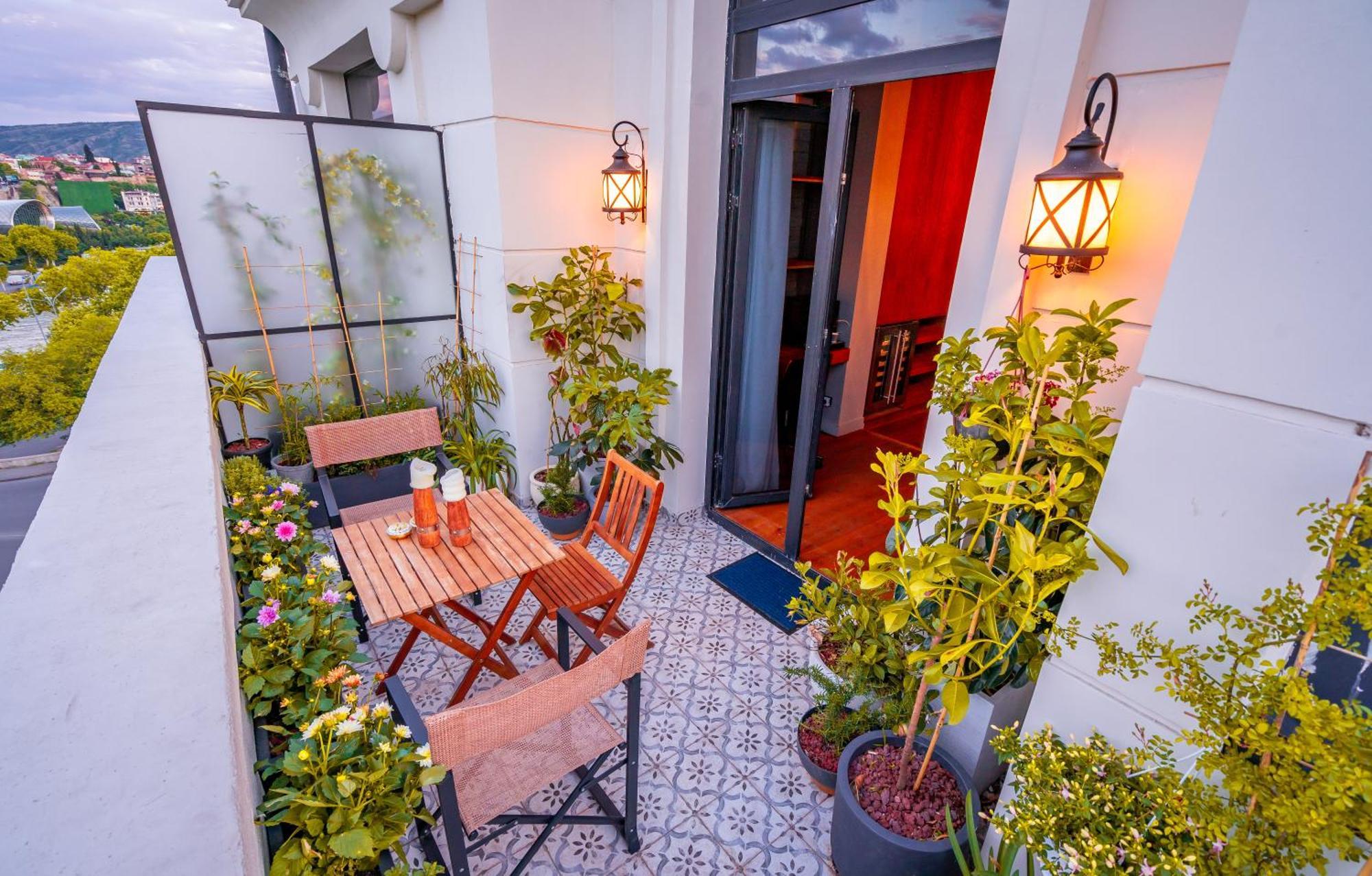 Zorba&Bond Boutique Hotel Tbilisi ภายนอก รูปภาพ